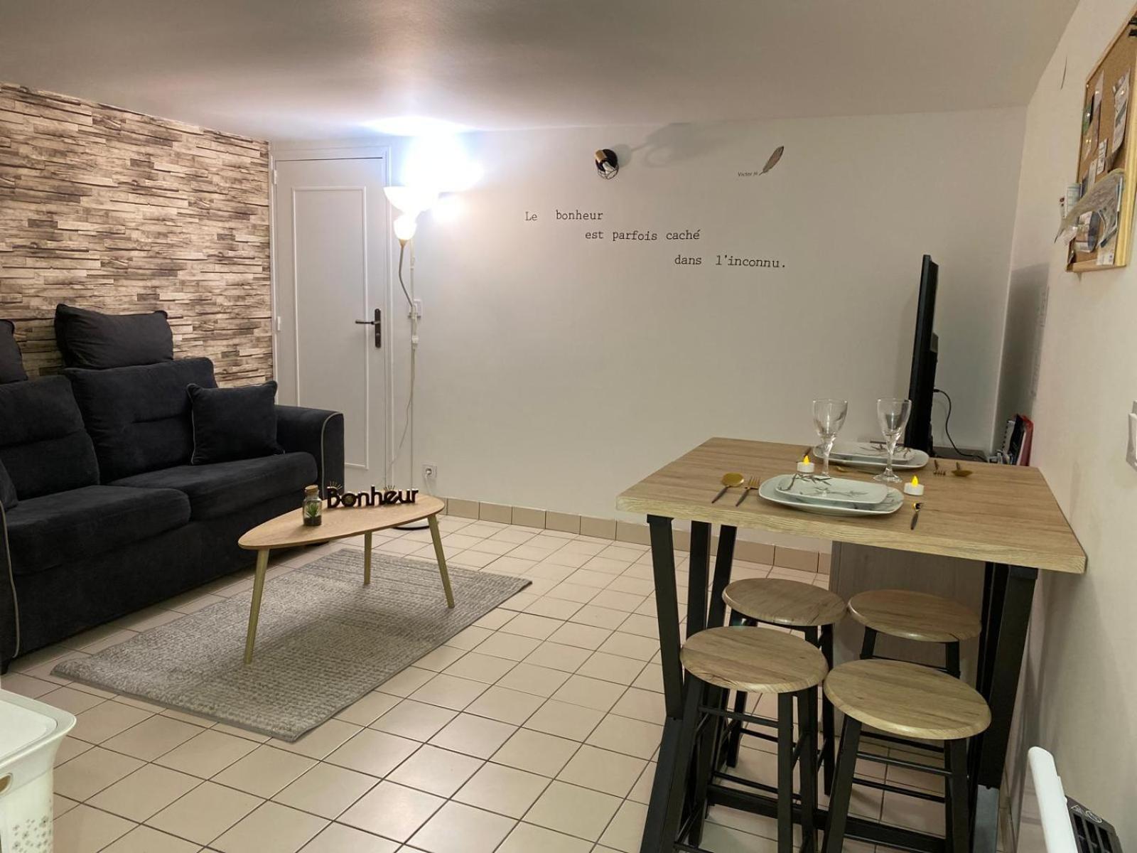 T2 Cosy A 15 Min De Et Proche De Paris Apartment *